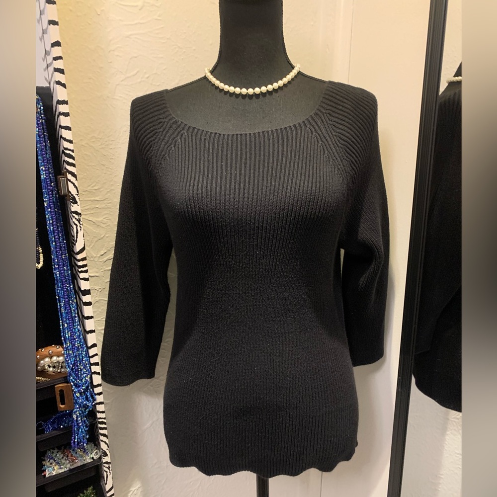 Simple Black Sweater (L)